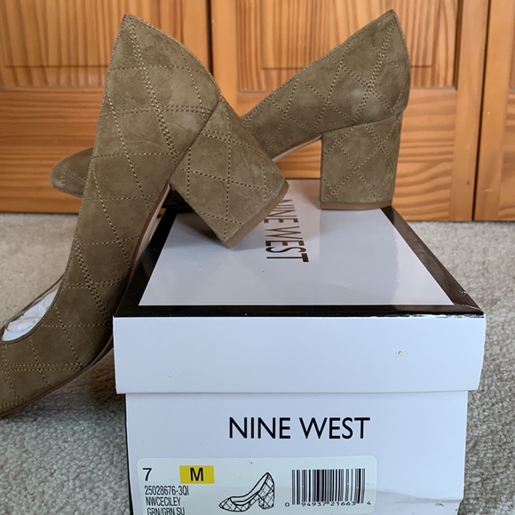 Brown suede block heel shoes - Picture 4 of 6